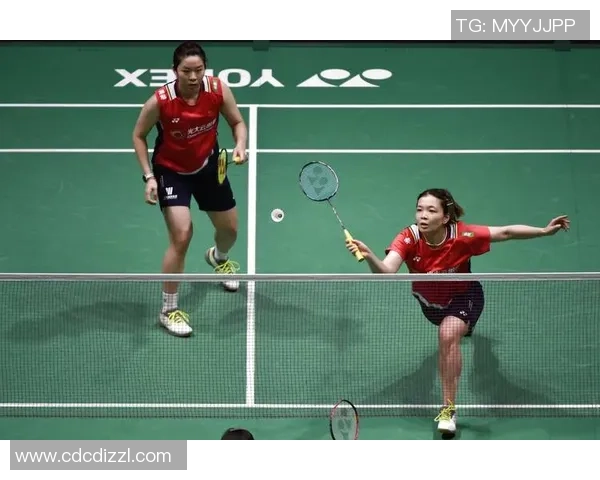 武汉羽毛球队中路突破战术解析与实战应用探讨